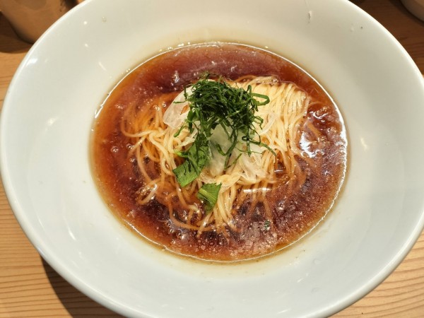 「かけらぁめん（醤油、冷やし）500円」@セキレイ 〜NIBOSHI no D5〜の写真