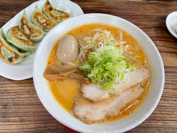 「みそラーメン＋味玉、ネギ増量」@麺家 ゐをりの写真
