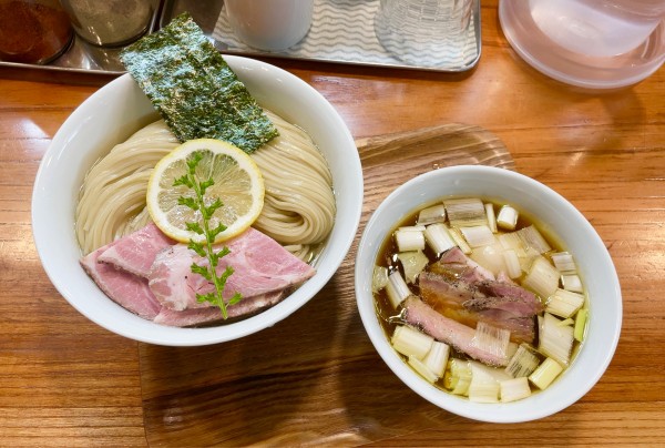 「昆布水つけめん醤油 ＋麺増し100g  & 吊るし焼きチャーシュ」@アメノオトの写真