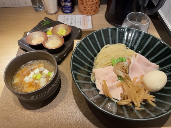 「特製帆立の昆布水つけ麺黒1400円」@Tokyo Style Noodle ほたて日和の写真
