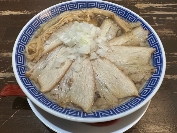「背脂中華チャーシュー麺(大盛)」@新潟発祥 なおじ 御茶ノ水店の写真