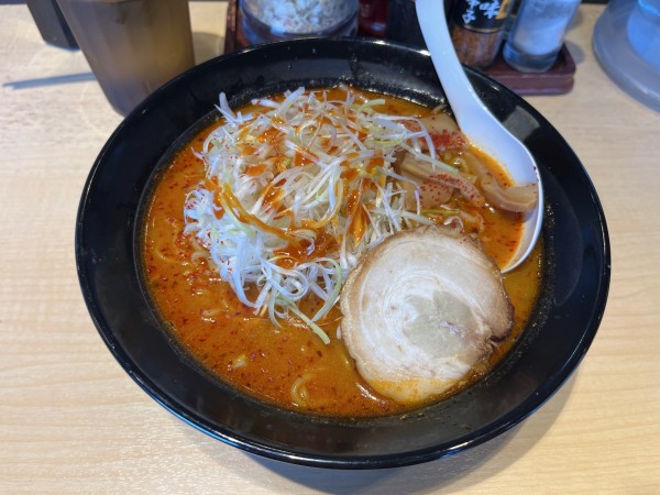 「大盛大辛味噌ネギラーメン」@伝丸 天王町店の写真