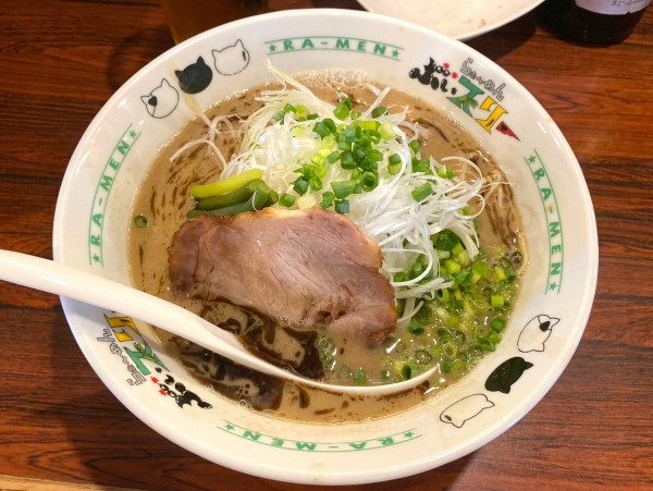 「ねぎ らぁ～めん 900円 ＋ 替え玉 100円」@らぁ〜めん ぶぃスリーの写真