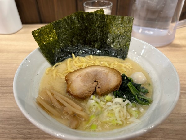 「塩豚骨880円」@らーめん ぶる麺の写真