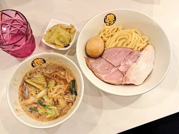 「濃菜つけ麺＋味玉、塩昆布キャベツ」@濃菜麺 井の庄 荻窪店の写真