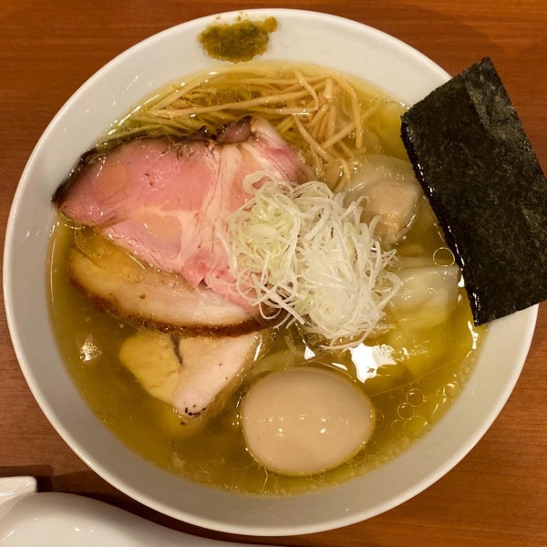 「塩特製ラーメン（大盛）¥1,350」@自家製手もみ麺 鈴ノ木の写真