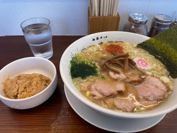 「山形辛味噌ラーメン(ランチサービス肉飯)」@中華そば 馥の写真