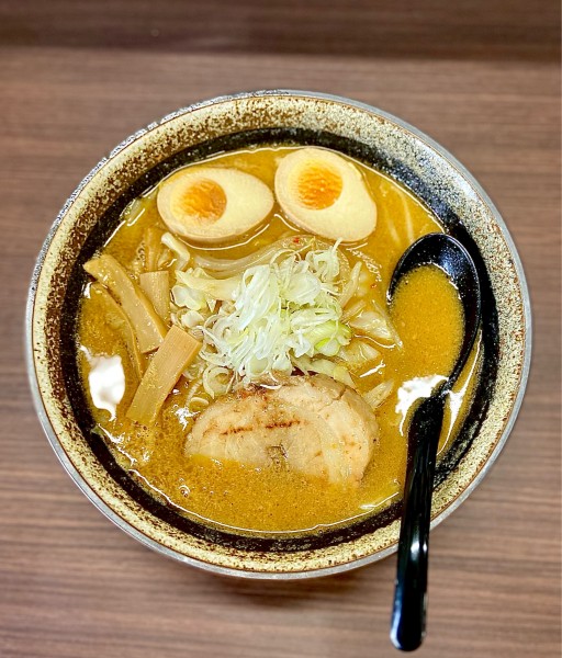 「札幌味噌ラーメン+味玉」@麺屋とみよしの写真