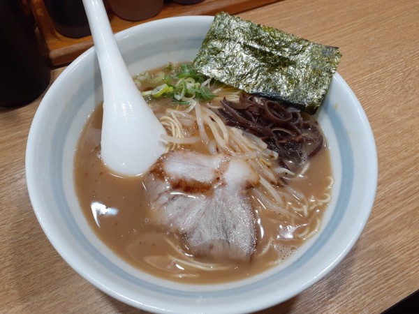 「光ラーメン、替玉三玉」@らーめん光醤の写真