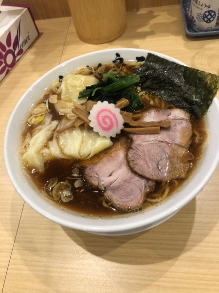 「ワンタンメン」@らーめん良二の写真