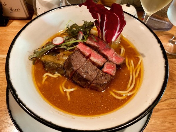 「和牛の炭火焼らーめん」@海老丸らーめんの写真