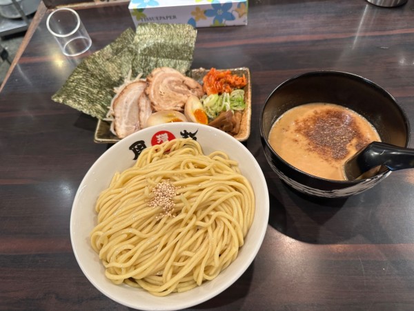 「濃厚魚介スペシャルつけ麺（大盛・350g）1,370円」@環七ラーメン 周麺の写真
