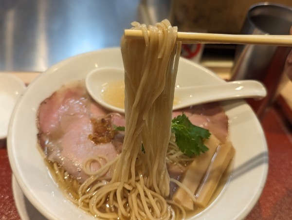 「金色貝そば」@燃えよ麺助の写真