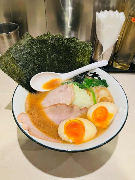 「豚骨ラーメン」@地鶏豚骨らーめん ひなわの写真
