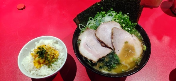 「ﾁｬｰｼｭｰﾒﾝ（並）、のり、ネギ増、青菜、玉子まぶし丼」@厚木家の写真