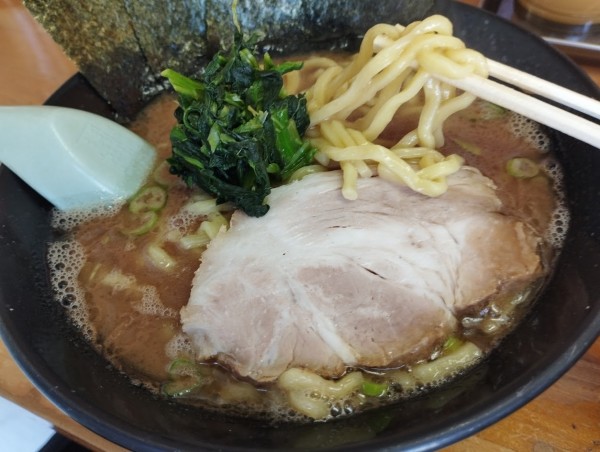 「らーめん(醤油)(750)」@らーめん家 せんだい 曙町店の写真