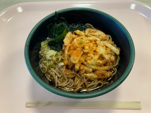 「かき揚げそば 416円」@慶應義塾生活協同組合三田食堂の写真