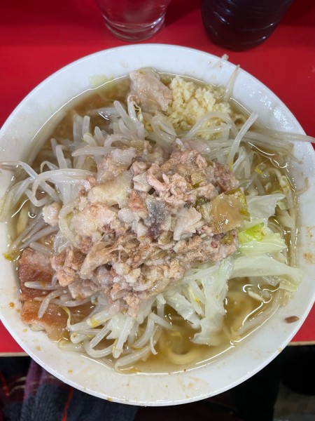 「ラーメン　麺少なめ　ニンニク　アブラ」@ラーメン二郎 三田本店の写真