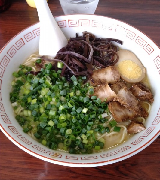「とんこつラーメン大盛+明太子おにぎり」@熊本ラーメン みち丸の写真