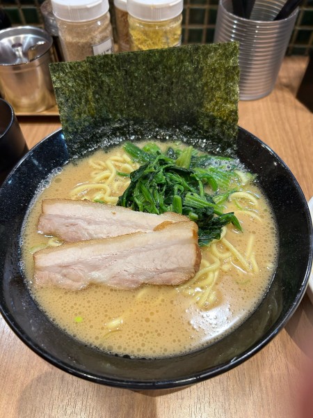 「ラーメン」@横浜家系 ラーメン銀家の写真