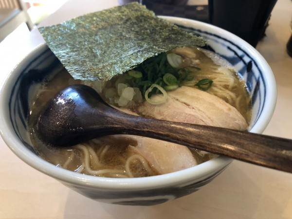 「白鶏いりこラーメン醤油」@麺や なかいまの写真