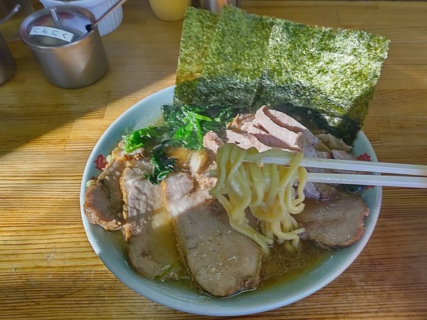 「チャーシューメン 細切りチャーシュー」@ラーメン竜家 六角家姉妹店の写真