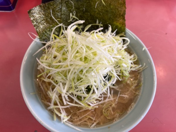 「ラーメン750円＋ネギ増100円」@ラーメン大将 六浦店の写真