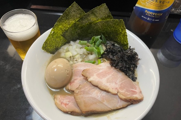 「特製濃厚そば +瓶ビール」@麺処 晴の写真