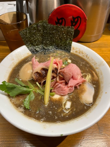 「濃厚煮干し中華そば　特製」@馳走麺 狸穴の写真