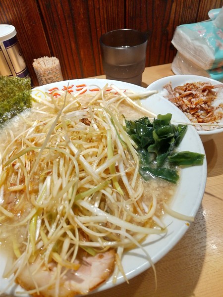 「チャ飯ネギコテラーメンセット」@○新 ネギラーメン 新橋店の写真