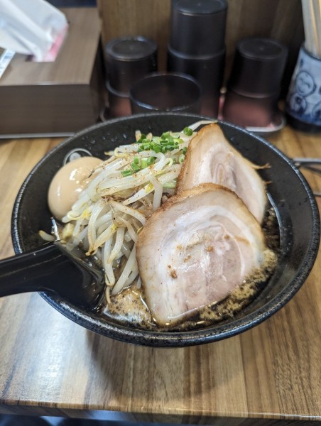 「特製焦がしみそラーメン」@辛焦がし味噌たん麺 一向の写真