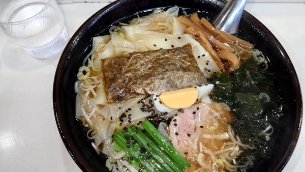 「ワンタン麺 800円」@手もみらーめん 十八番 北坂戸店の写真