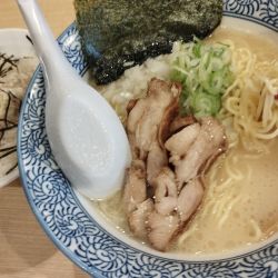 鶏白湯らーめん(790)＋Bセット チャーマヨ丼(100)