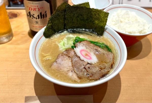 「黒豚豚骨醤油ラーメン¥1300、ごはん（大）¥200」@銀座 嚆矢の写真