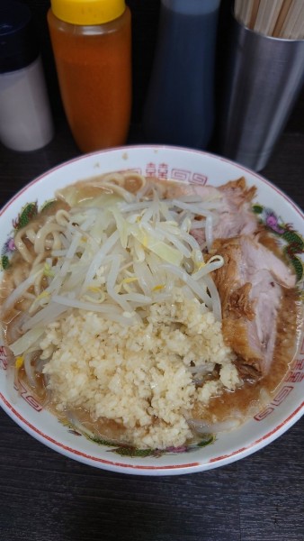 「ラーメン　麺少なめニンニクマシ」@ラーメン二郎 川越店の写真