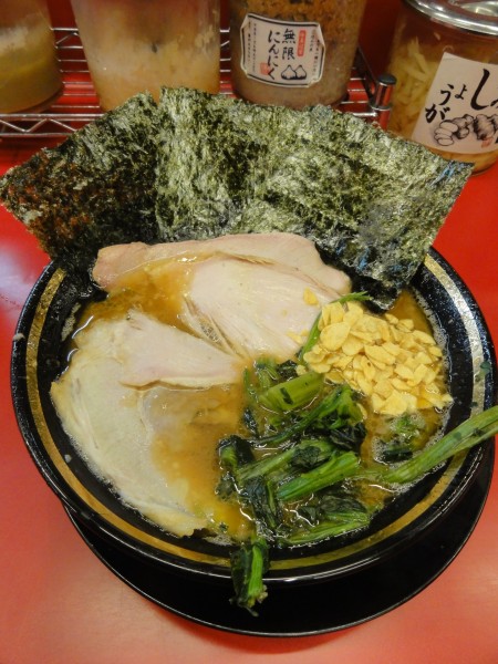 「ラーメン800円硬バラ50円 半チャーシューまぶし100円」@柏 王道家の写真