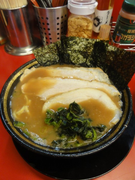 「🍜800円硬薄少バラ50円 半まぶし100円」@柏 王道家の写真