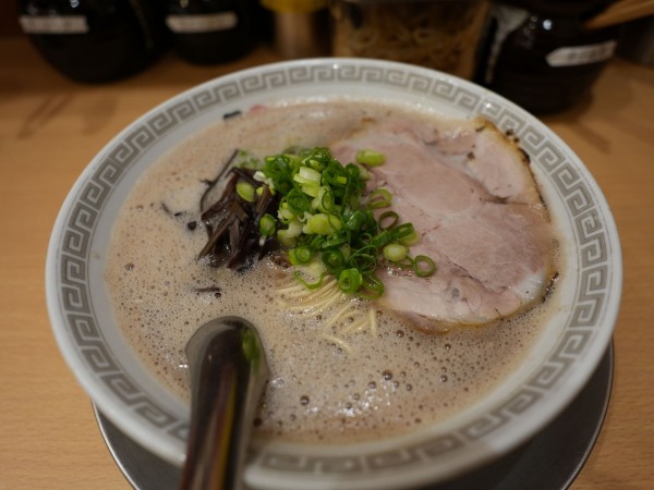 「ラーメン 粉落とし＋替え玉 粉落とし」@博多ラーメン 和の写真