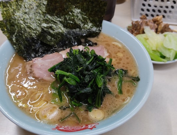 「ラーメン並　キャベチャー」@横浜ラーメン 町田家 町田本店の写真