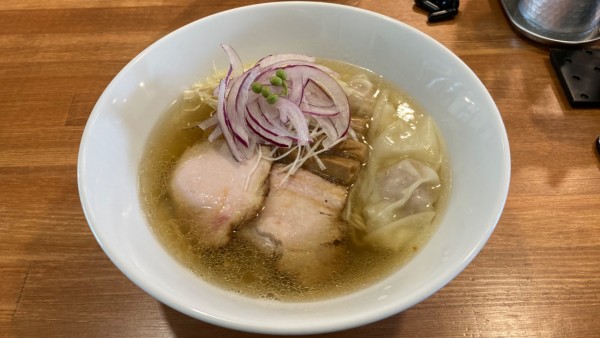 「塩ワンタン麺」@麺屋 寛の写真