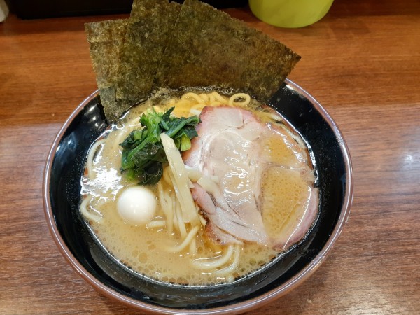 「しょうゆラーメン」@横浜家系ラーメン 大岡家 鶴川店の写真