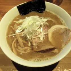 塩ラーメン（900円）