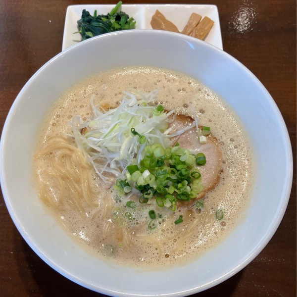 「鶏白湯らーめん醤油900円」@鶏白湯らーめん 叶の写真
