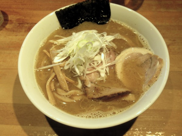 「塩ラーメン(900円)」@自家製麺 火の鳥73の写真