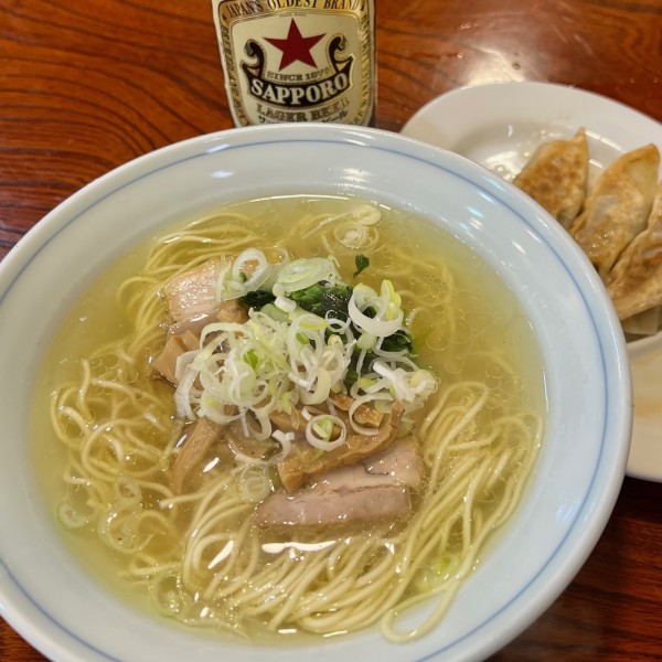 「塩らーめん＋ぎょうざ＋サッポロラガー」@トキワの写真