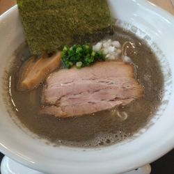 濃厚とりにぼラーメン