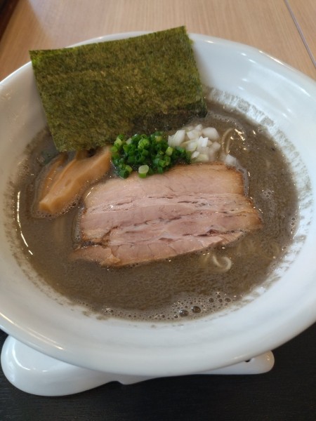 「濃厚とりにぼラーメン」@麺や あらたの写真