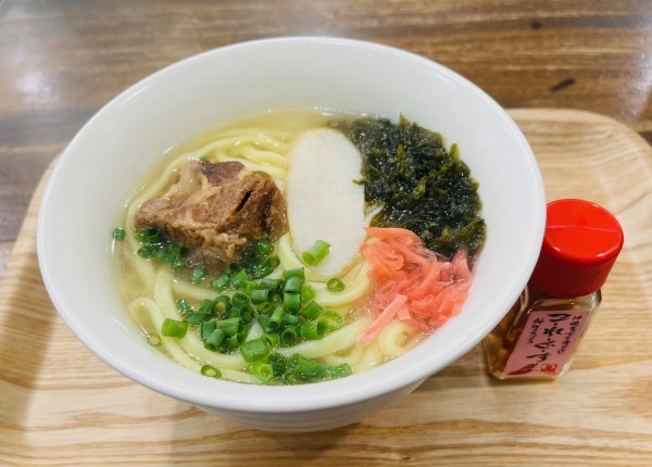 「沖縄そば（￥850）＋あおさ（サービス）」@小花の写真