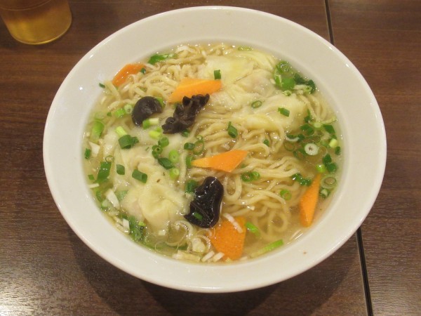 「ワンタンメン（759円）」@中国飯店 福來門の写真