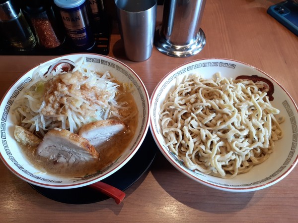 「大ラーメン、つけ麺」@豚山 町田店の写真